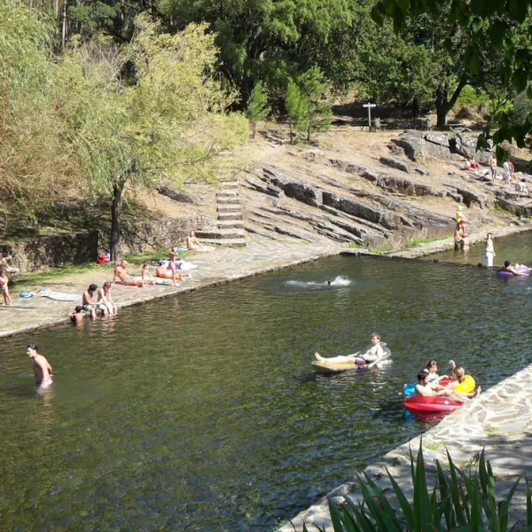 parque-de-campismo-o-moinho-castanheira-de-pera-paczw