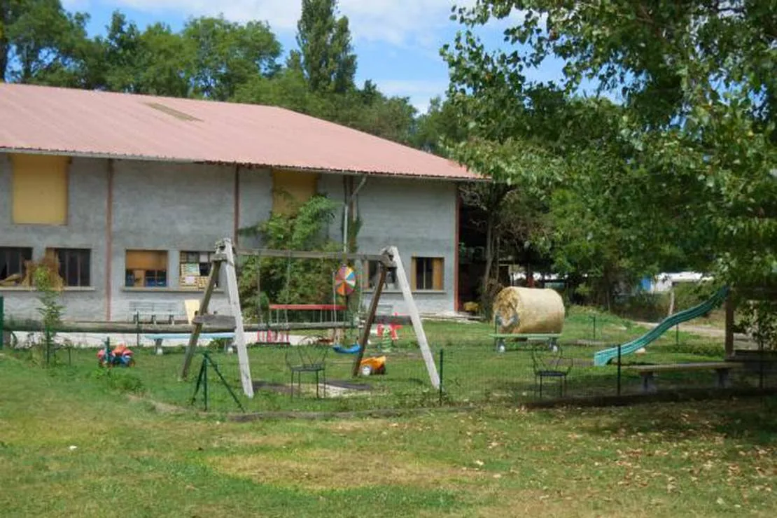 camping-le-nant-des-mules-massongy-hs49h