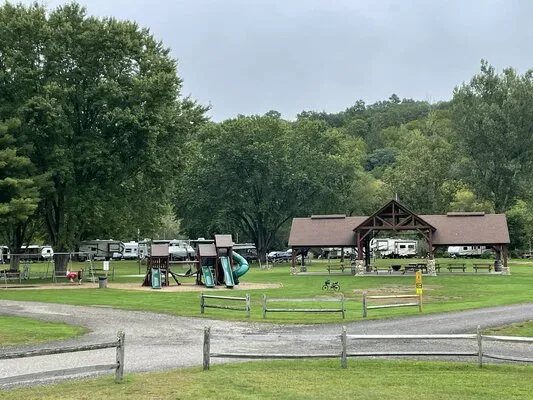 charlie-brown-campground-eastford-uqndb