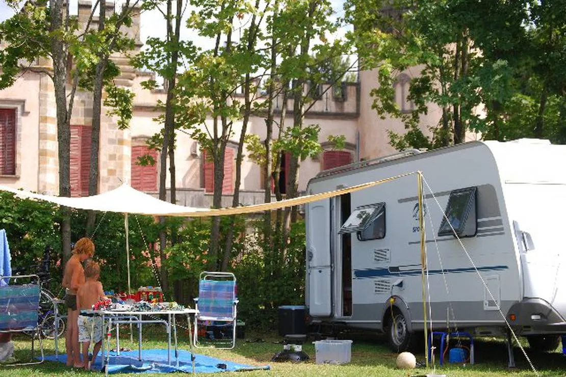 camping-chateau-de-grange-fort-issoire-les-pradeaux-ca1fv