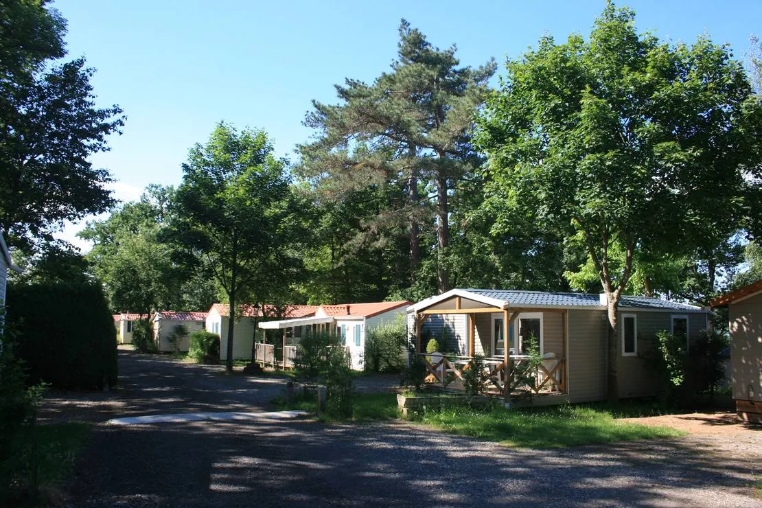camping-chateau-de-grange-fort-issoire-les-pradeaux-e1a1e