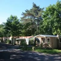 camping-chateau-de-grange-fort-issoire-les-pradeaux-e1a1e