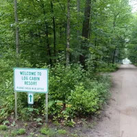 log-cabin-resort-campground-curtis-gyzgb