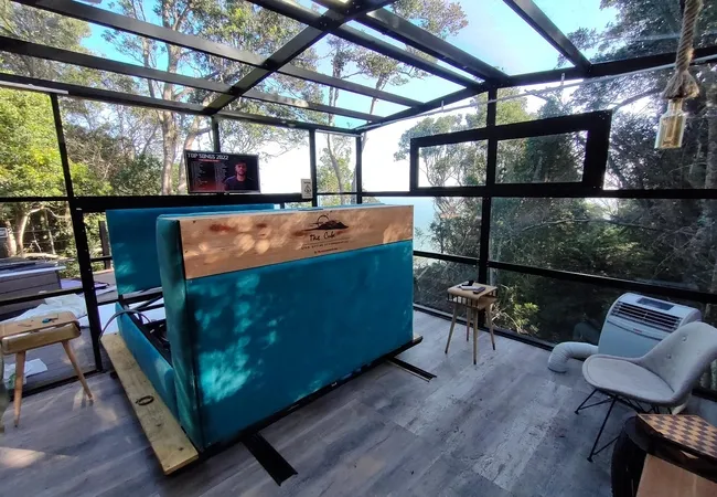 the-stargazing-cube-bluelillies-bush-storms-river-sy1un