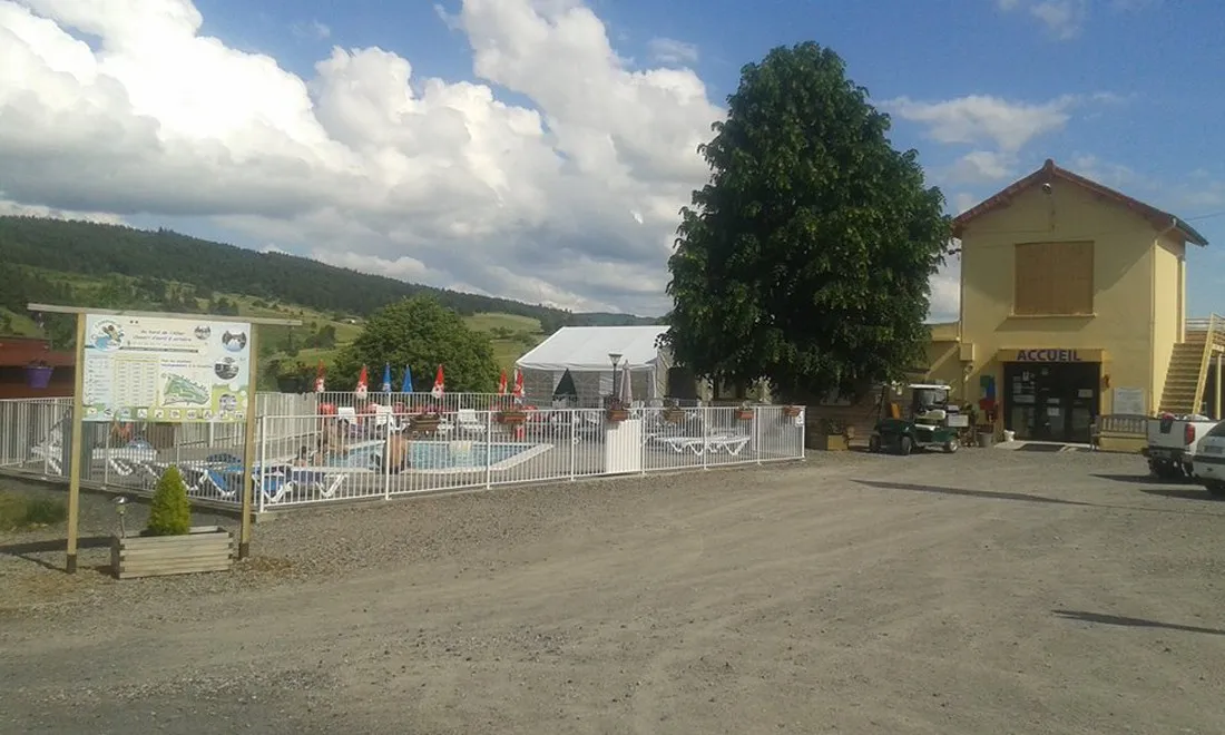 la-cigale-de-lallier-langogne-8k7k7