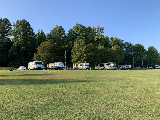 virginias-beach-campground-north-springfield-f7ewe