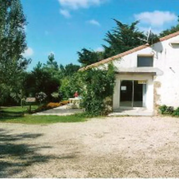 camping-leugenie-le-girouard-awbp6