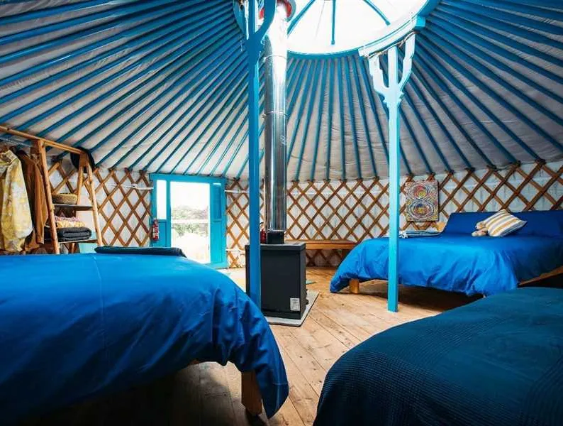 fir-hill-glamping-yurts-newquay-n0wak