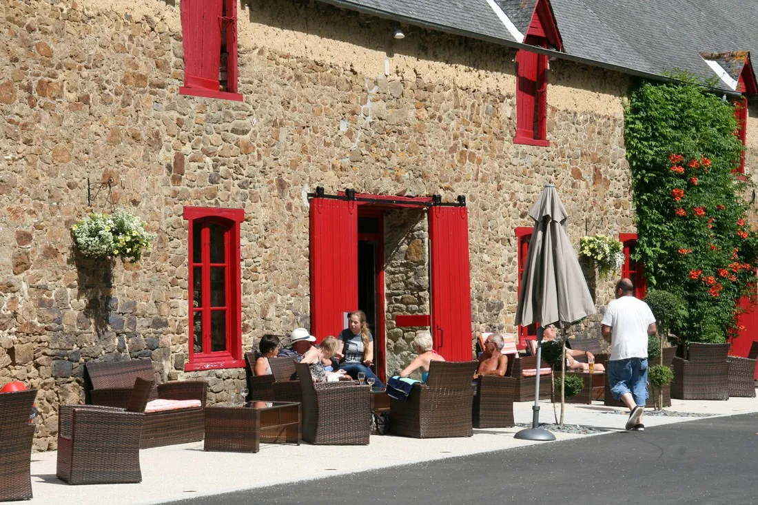 domaine-du-logis-la-chapelle-aux-filtzmeens-thgs7