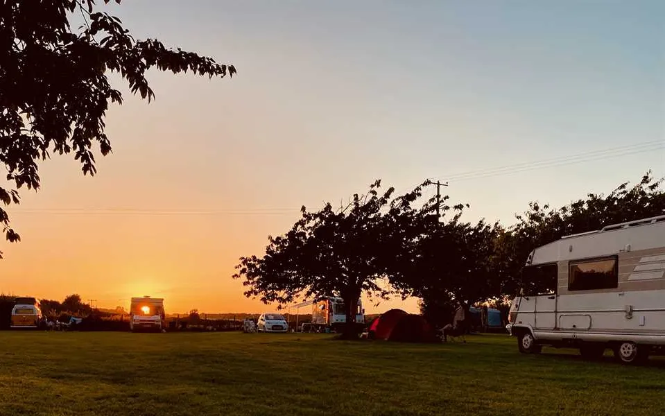 painters-farm-campsite-faversham-nhgee