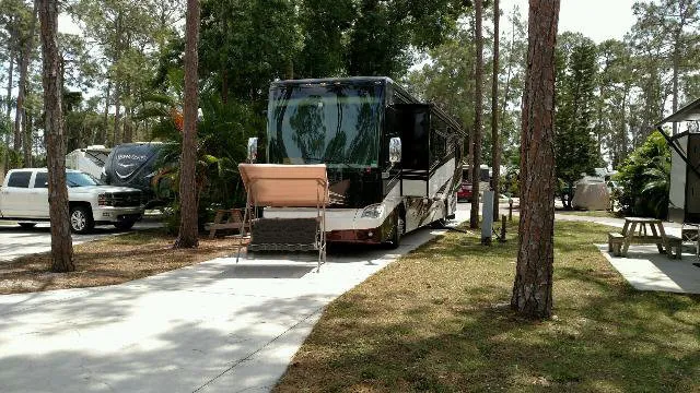 woodsmoke-camping-resort-ft-myers-w3egv