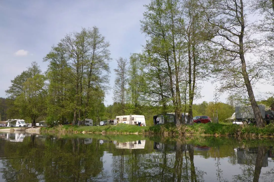 camping-hollensteinsee-viechtach-qi02l