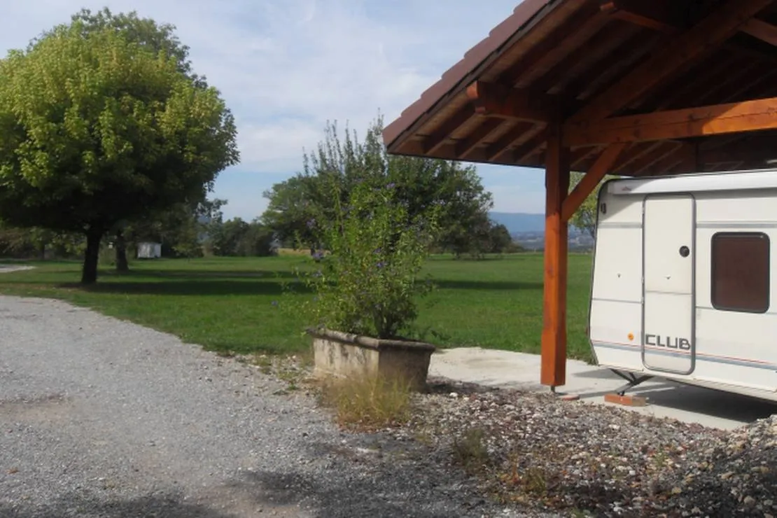camping-aire-naturelle-la-bergerie-la-balme-de-sillingy-0uxb2