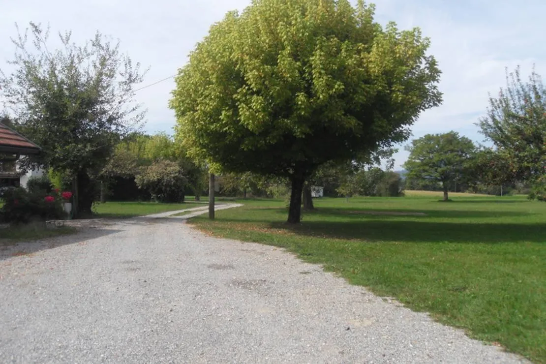 camping-aire-naturelle-la-bergerie-la-balme-de-sillingy-a8qld