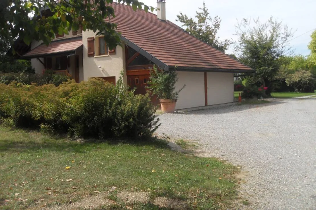 camping-aire-naturelle-la-bergerie-la-balme-de-sillingy-ehdrm