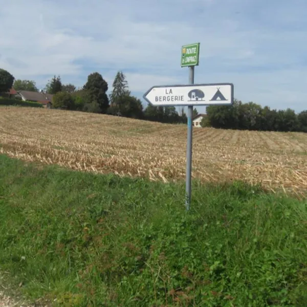 camping-aire-naturelle-la-bergerie-la-balme-de-sillingy-lfcv6