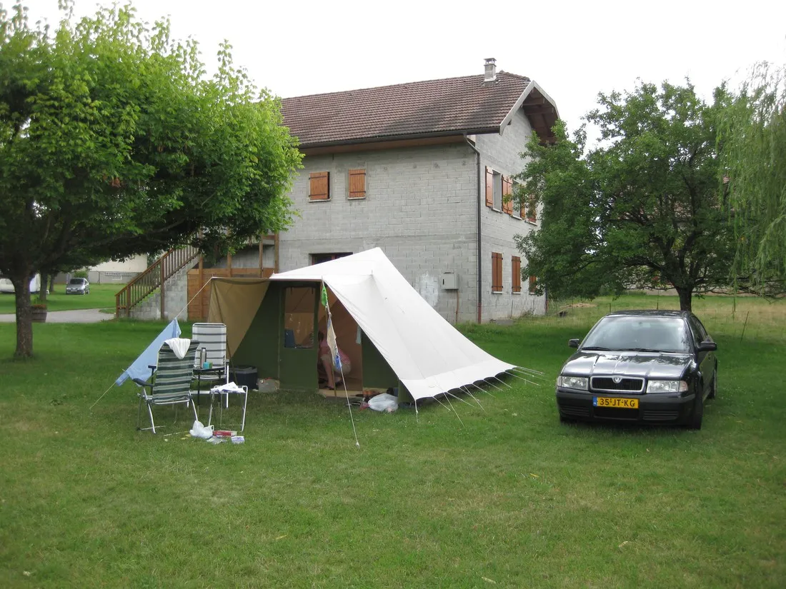 camping-aire-naturelle-la-bergerie-la-balme-de-sillingy-smm71