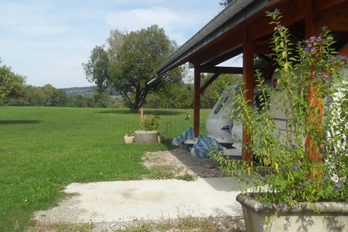 camping-aire-naturelle-la-bergerie-la-balme-de-sillingy-snsns