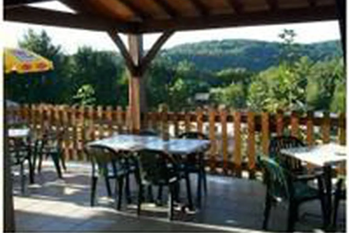 camping-a-la-ferme-de-villeneuve-lartigue-ukxi6