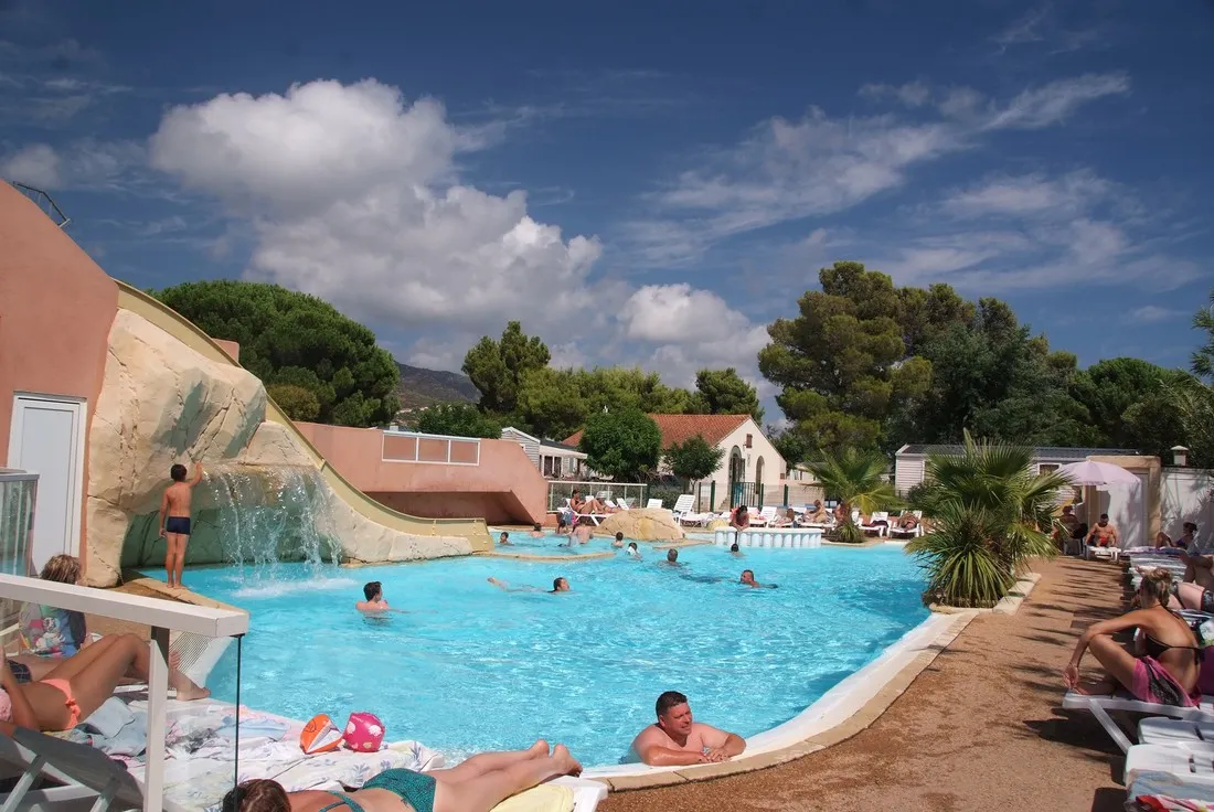 clau-mar-jo-bormes-les-mimosas-oxcbd