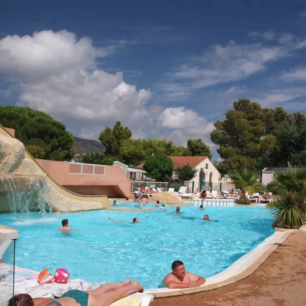 clau-mar-jo-bormes-les-mimosas-oxcbd