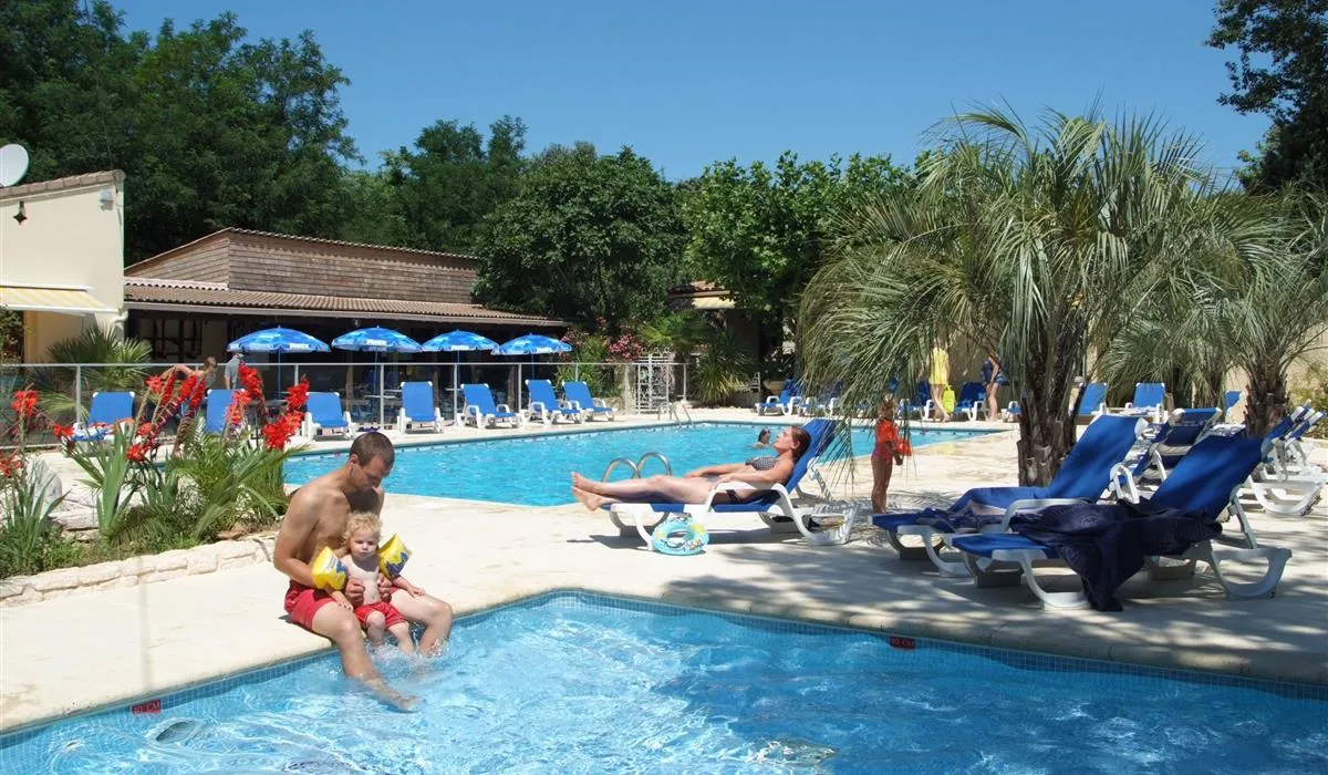 la-coquille-bagnols-sur-cegraveze-gard-8bi5p