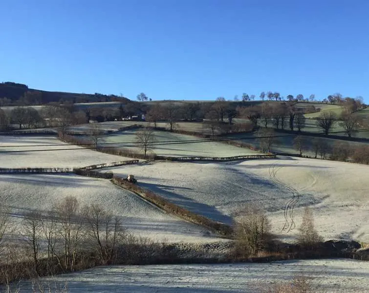 wern-ddu-farm-penybontfawr-xuuny