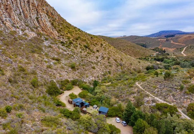 kestrel-yurt-camp-botrivier-pzedc