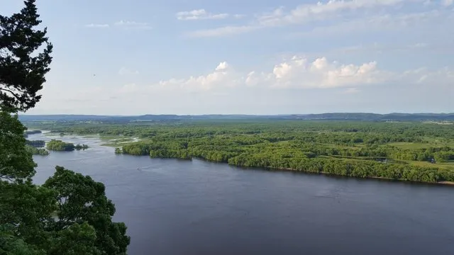 great-river-bluffs-state-park-winona-cxjoy