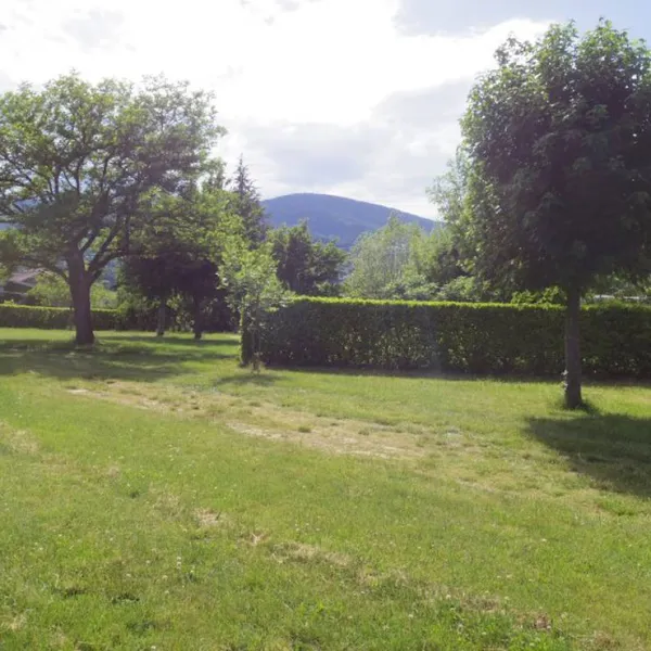 camping-aire-naturelle-de-bertholat-pierre-chavanay-rzlny