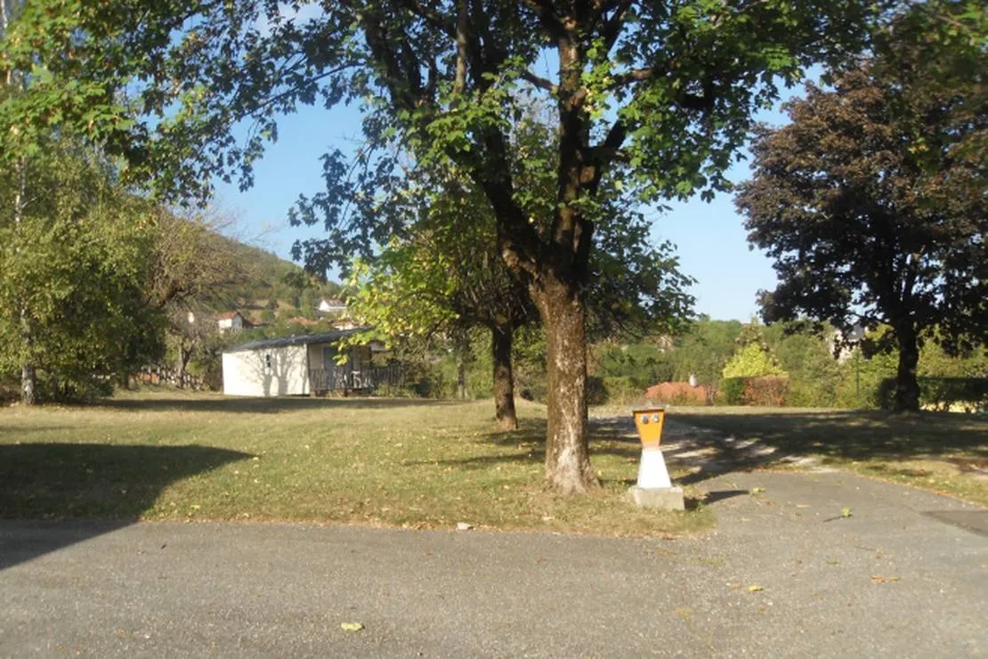 camping-municipal-la-combe-st-vincent-de-mercuze-lnevm