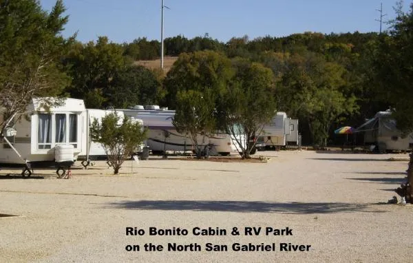 rio-bonito-cabin-rv-park-liberty-hill-dqnjo