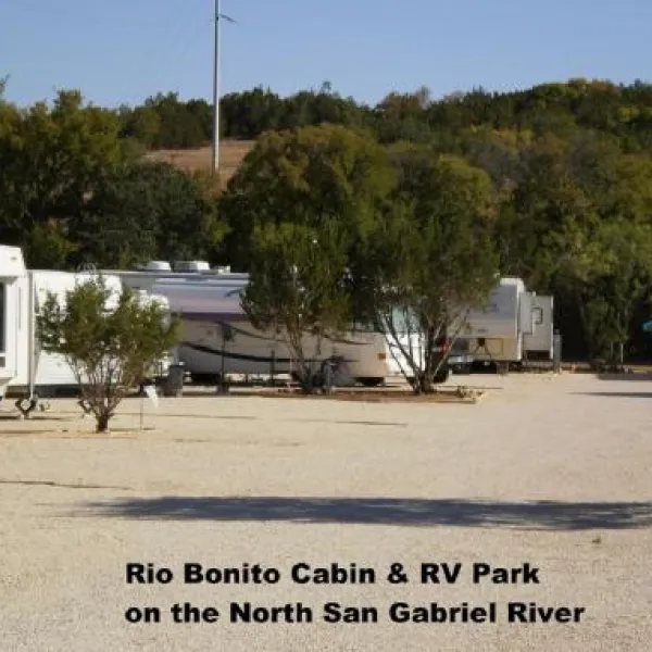 rio-bonito-cabin-rv-park-liberty-hill-dqnjo