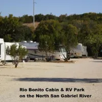 rio-bonito-cabin-rv-park-liberty-hill-dqnjo