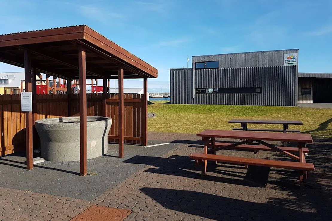 tjaldsvaeadi-grindavik-campsite-grindavik-grindavik-geice