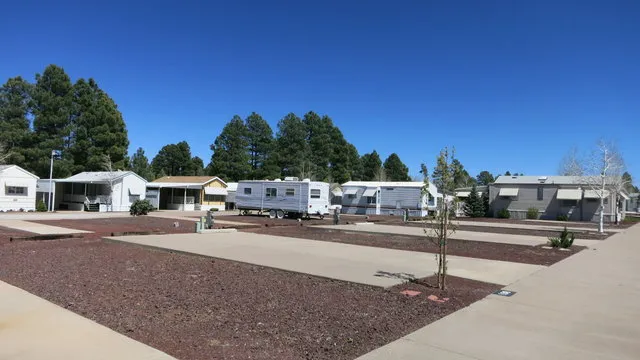 venture-in-rv-resort-show-low-rzkzq