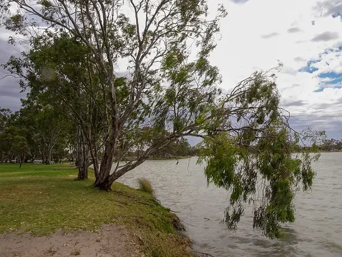 lake-lascelles-campground-hopetoun-uj9qe