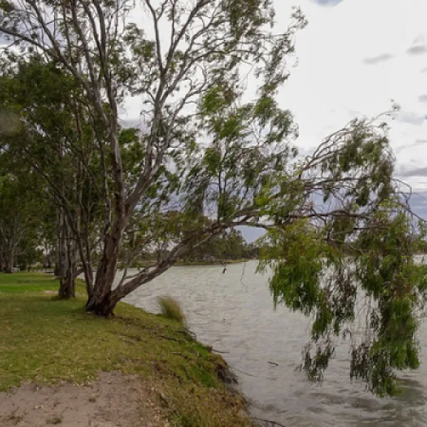 lake-lascelles-campground-hopetoun-uj9qe