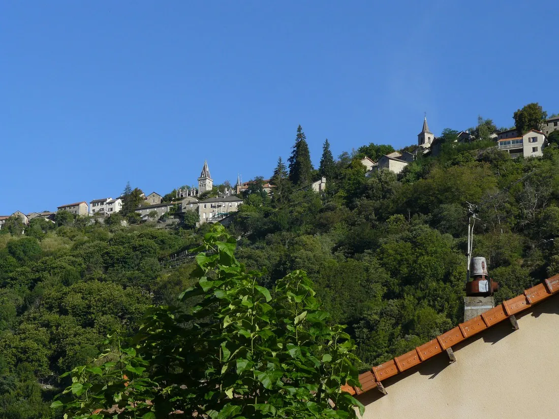 les-chenevieres-pied-de-borne-4n38d