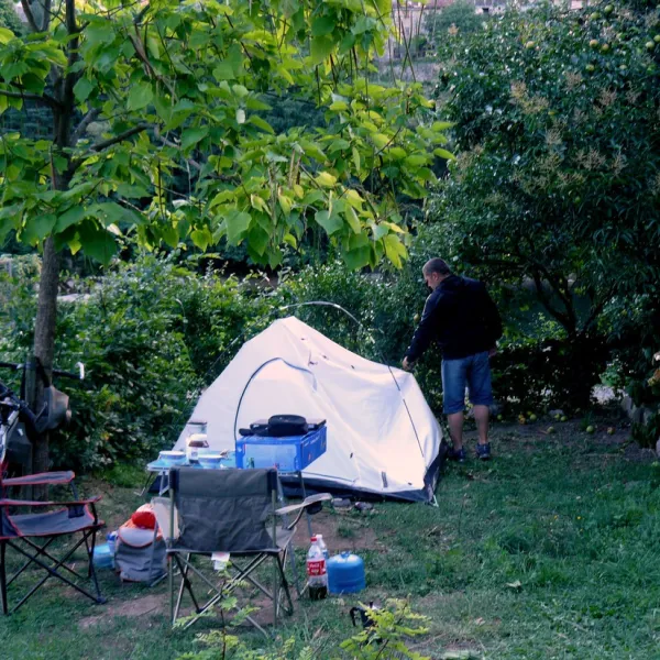 les-chenevieres-pied-de-borne-kjhpf