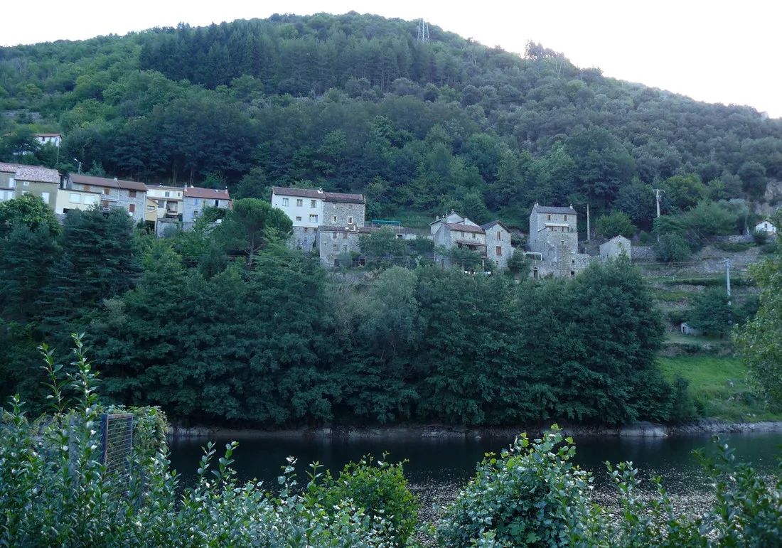 les-chenevieres-pied-de-borne-mmiaj