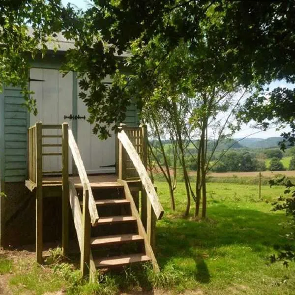 farm-on-the-hill-uttoxeter-fm4wd