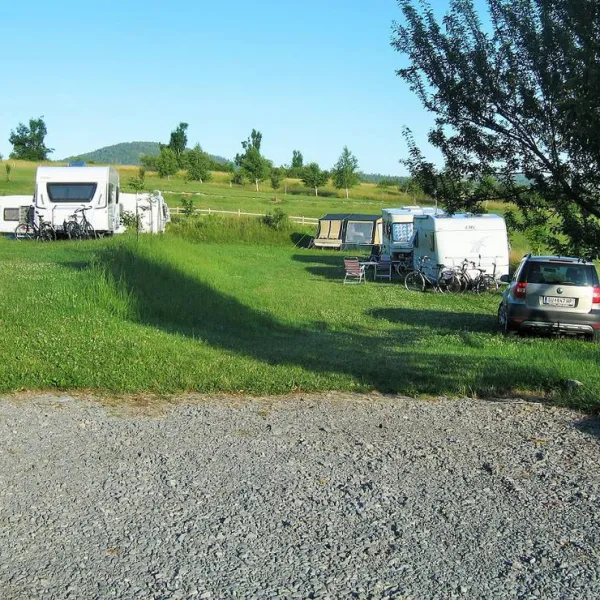 camping-na-meji-pivka-4bbsh