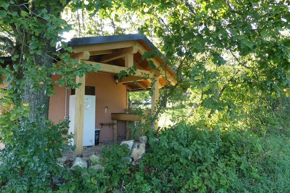 camping-na-meji-pivka-clc7a
