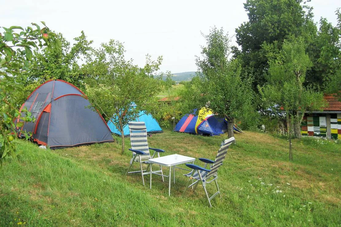 camping-na-meji-pivka-ebugw
