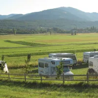 camping-na-meji-pivka-fdnvw