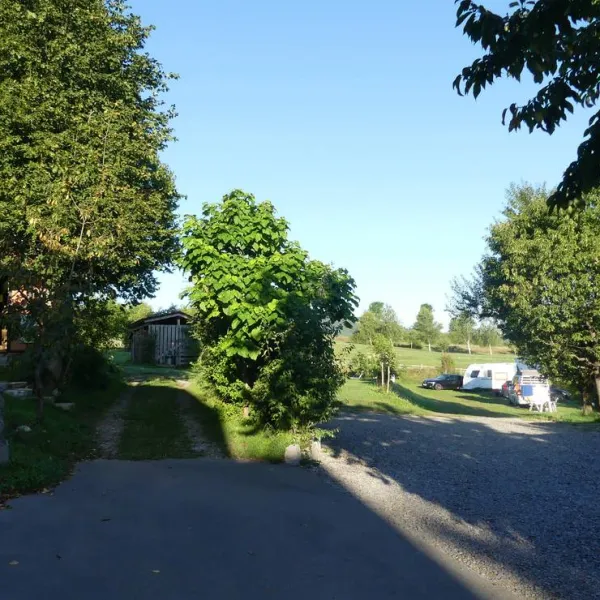 camping-na-meji-pivka-wae7j