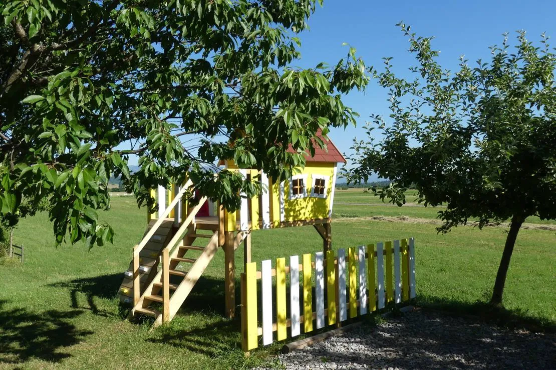 camping-na-meji-pivka-yyno4