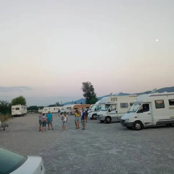 camper-stop-vrana-sofia-l1bbx