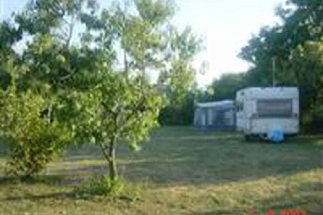 camping-a-la-ferme-le-gue-chavaigne-hp9zr